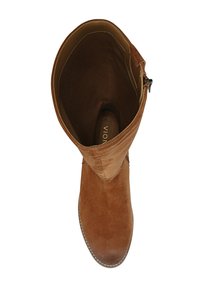 Bottines en daim marron avec un intérieur doux, un bout arrondi et une fermeture éclair sur le côté pour un enfilage facile. Texture lisse et détails de couture minimalistes.