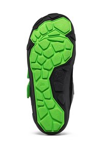Zwarte schoenzool met een getextureerde groene rubberen buitenzool, met een robuust, ongelijk profiel. Maat 28 gemarkeerd aan de zijkant.