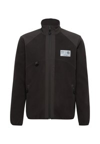 Zwarte fleecjacket met een hoge kraag, voorrits, twee zijzakken en een patchlabel op de borst. Bevat contrasterende schouderpanelen en heeft een gladde textuur.