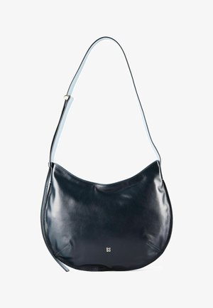 Bolso de hombro de cuero negro liso con correa ajustable y pequeño logo dorado "DUDU" centrado cerca de la parte inferior.