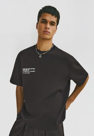 Bershka, SHORT SLEEVE PRINT T-SHIRT - T-shirts print - black