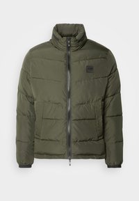 REGULAR FIT IN TECHNO WITH ECOPADDING DUPONT SORONA WITH METAL LOGO ON RUBBER PATCH - Chaqueta de invierno - dark khaki