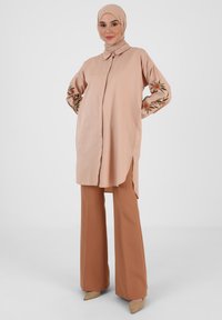 Modanisa MILKY- POINT COLLAR- REFKA  - Chemisier - light brown