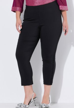 BENGALIN SLIM FIT, SEITLICHE RÜSCHENSTREIFEN - Pantalones - black