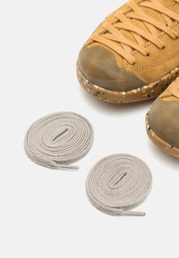 Scarpa MOJITO PLANET UNISEX - Matkajalatsid - caramel