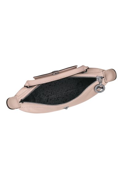 Rosa Leder-Clutch mit einem Reißverschluss, innen mit strukturiertem schwarzem Material und metallischen Beschlägen ausgestattet. Glatte Oberfläche mit minimalen Details.