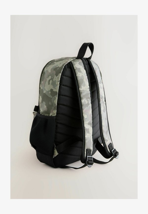 Tagesrucksack – camouflage print