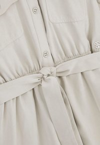 Guess Skjortklänning - beige