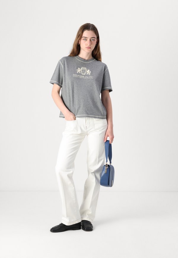 NEAT VARSITY - Basic T-shirt3