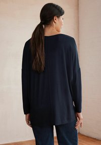 Next Pikkade varrukatega topp - navy blue