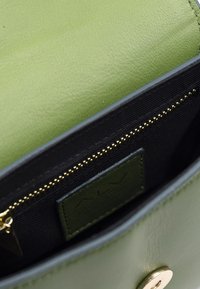 ALV by Alviero Martini LUXURY - Taška s příčným popruhem - verde