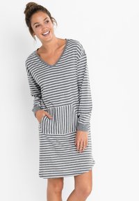 bonprix MODERNES HAUS MIT PRAKTISCHER KÄNGURU-TASCHE - Camicia da notte - grau