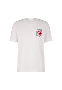 T-shirt blanc à manches courtes avec le texte "SOHO LOVE" et un graphisme de lèvres rouges sur la poitrine gauche.