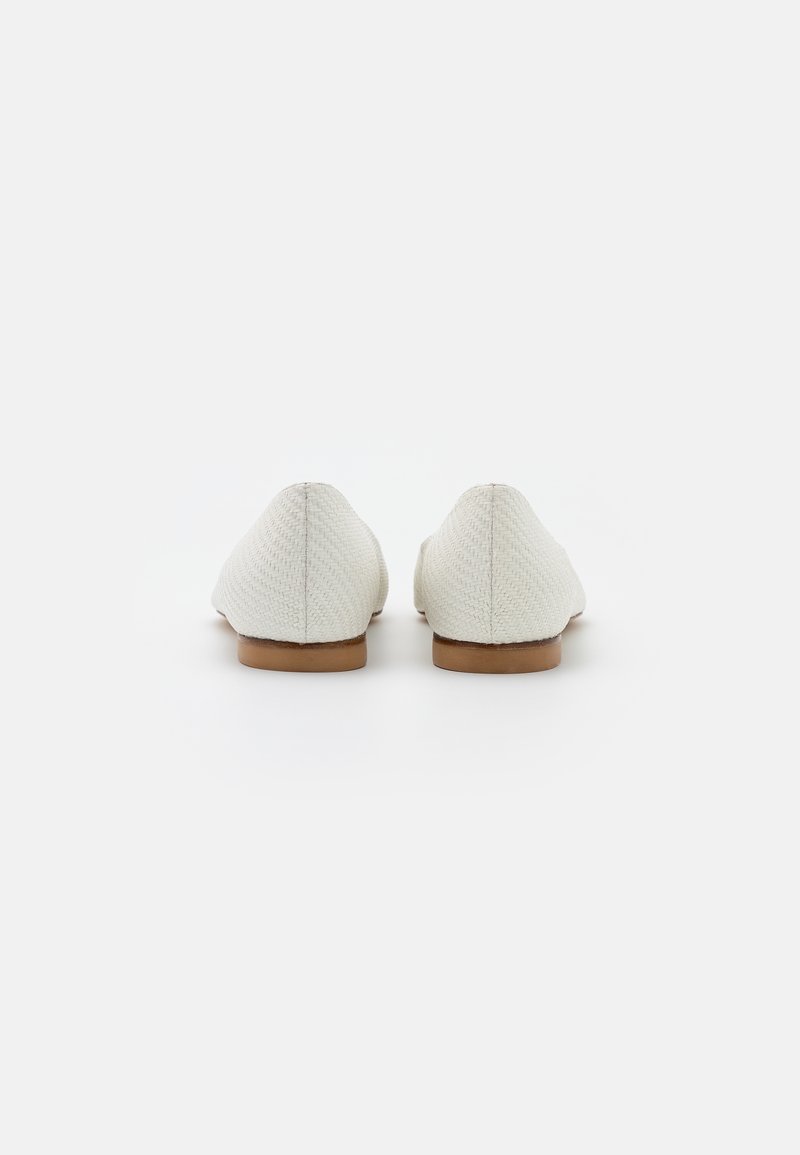 Damen Sneaker | Stuart Weitzman BUCKLE FLAT Klassischer Ballerina cream/offwhite - NT82767 Damen Sneaker | Stuart Weitzman BUCKLE FLAT Klassischer Ballerina cream/offwhite - NT82767