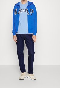 GAP Jeansy Zwężane