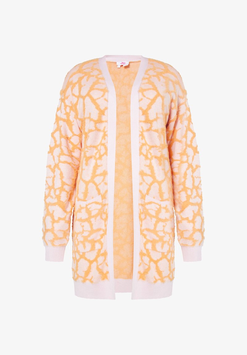 Kaili rožinė pūkuota megztinė su oranžiniu abstrakčiu raštu. Yra ilgos rankovės, gertuvas ir du priekiniai kišeniai.