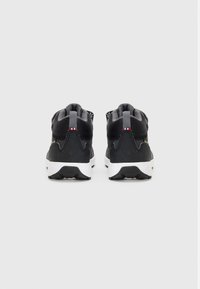 Viking GORE-TEX VEME REFLEX MID GTX 2V - Klasične gležnjače - black