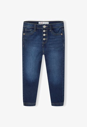 Sötétkék farmernadrág, öt gombos elülső zárással, elülső zsebekkel, kontrasztvarrással és slim fit szabású. Nincs látható kopás.