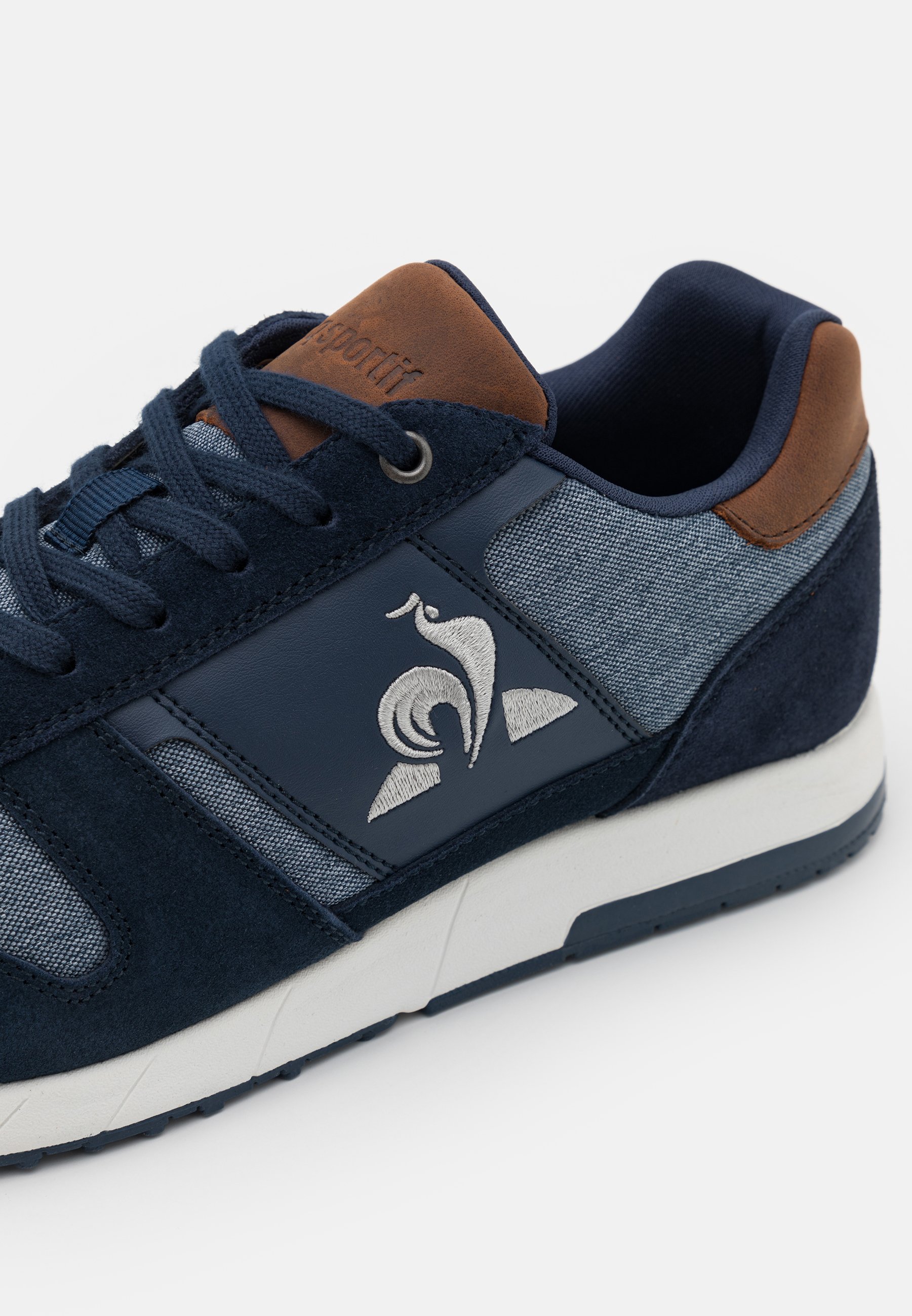 dr martens devoluciones quito