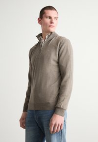 GANT HALF ZIP - Pulover - dark hazelnut melange