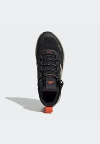 Adidas Terrex TERREX TRAILMAKER MID COLD.RDY - Fjellsko - core black/beige/semi impact orange