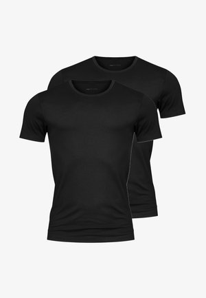 To sorte kortærmede t-shirts lavet af bomuld med rund halsudskæring. Stoffet ser glat ud, og t-shirterne viser ingen synlige mønstre eller accenter.