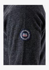 Selezionato, charcoal melange