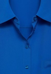Mango SHORT SLEEVE POCKET - Button-down blouse - dark blue