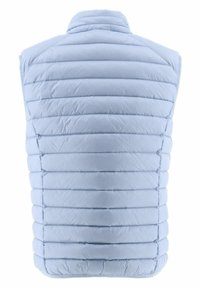 Ljusblå vadderad väst med horisontell sömnad, hög krage och en slät textur. Ingen ärm; har en strömlinjeformad silhuett.