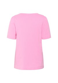 Lyserød kortærmet T-shirt lavet af bomuld, med rund halsudskæring og let rynkede skuldre, der har en glat og ensartet tekstur.