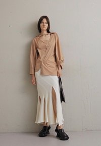 A.W.A.K.E. MODE TWISTED SKIRT - Μάξι φούστα - ivory