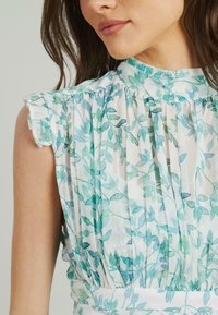 Alma en Pena Vestido informal - verdes