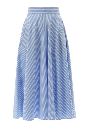 Una gonna a righe blu chiaro con strisce bianche verticali, dotata di una vita e tasche laterali, realizzata in tessuto morbido con un design fluido.
