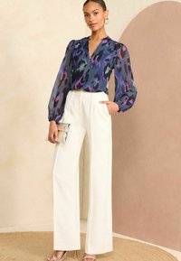 Love & Roses FRONT SHEER LONG SLEEVE- REGULAR FIT - Blúzka - blue animal