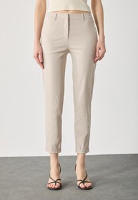 Anna Field by Zalando - CHINO TROUSERS - Trousers - beige Thumbnail Image 1