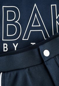Baker by Ted Baker SET - REGULAR FIT - Lühikesed püksid - navy