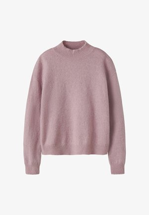 Jasnoróżowy sweter o wysokim kołnierzu, wykonany z miękkiego materiału, z prążkowanymi mankietami i dołem, charakteryzujący się luźnym krojem i minimalistycznymi detalami zszycia.