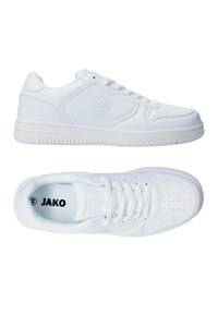 Weiße Schnürsneaker aus glattem Synthetikmaterial mit durchbrochenen Details an der Zehenpartie, gepolstertem Kragen und Logopunkten.
