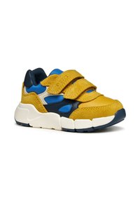 Geel en marineblauwe sneaker met blauwe accenten, van suede en synthetische materialen, dubbele klittenbandsluitingen en een dikke witte tussenzool.