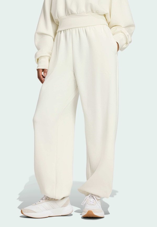 SOFT LUX LOOSE PANT - Tracksuit bottoms