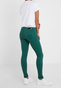 Patrizia Pepe Vaqueros pitillo - dark green