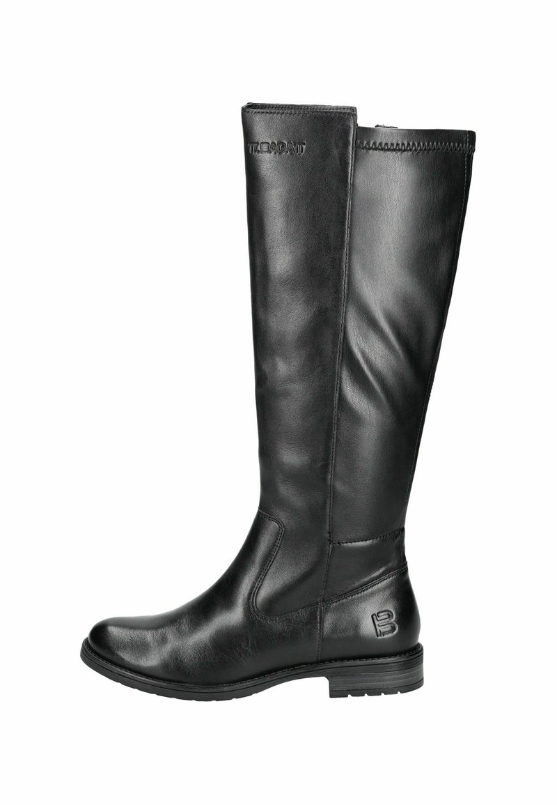 Bottes noires en cuir montant jusqu'au genou avec une texture lisse, bout rond et un petit talon empilé. Présente un marquage en relief sur le dessus.