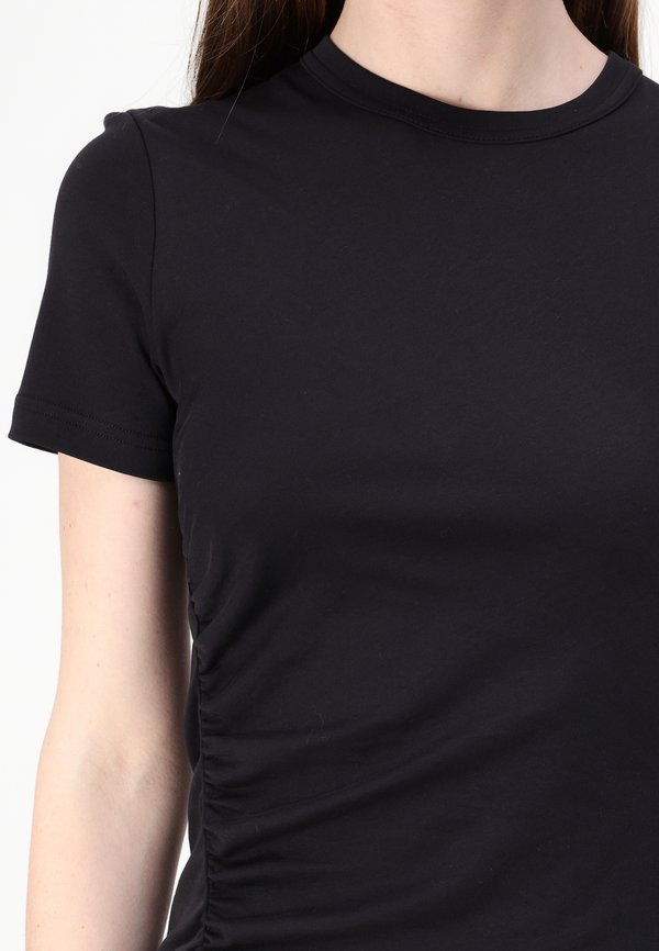 EVELYN - Basic T-shirt3