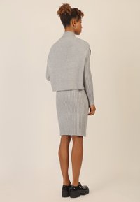 Apart SET - T-shirt basic - graumeliert