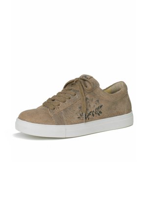 Beige Wildlederschuh mit runder Zehenpartie, weißer Gummisohle, Schnürung und dunklem Blattmuster an der Seite. Weicher Stoff und lässiges Design.