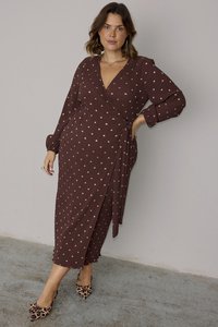 Never Fully Dressed PLISSE WRAP DRESS - Koktailové šaty/večierkové šaty - brown