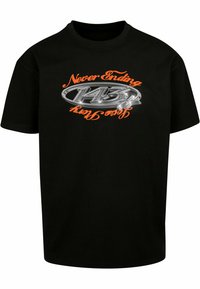 Sort bomulds T-shirt med et sølv- og orange grafisk design med teksten "Never Ending 143" i fede, stiliserede bogstaver.