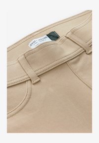 Atlasīts, neutral taupe