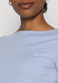 TOM TAILOR DENIM SLIM PRINTED - T-shirt básica - brunerra blue