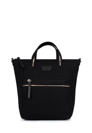 Borsa tote nera con manici doppi, dotata di una tasca frontale con zip e una striscia metallica decorativa lungo la parte superiore. Realizzata in tessuto resistente.
